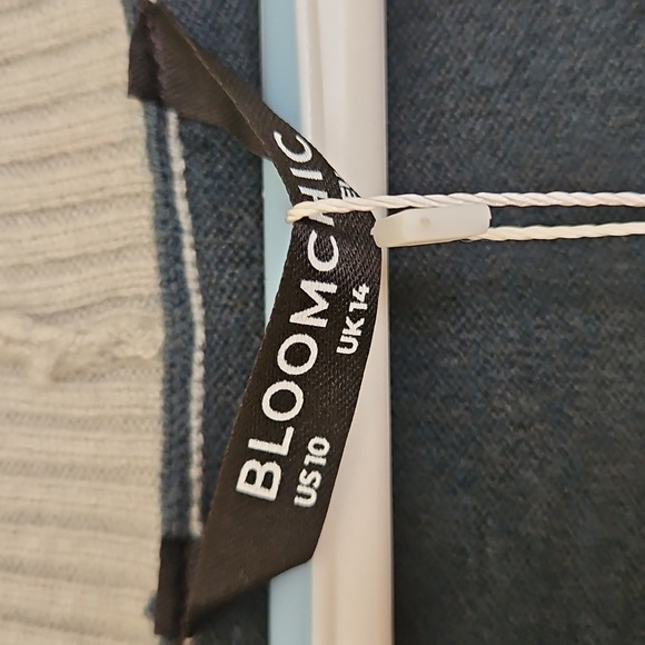 NWT BloomChic v neck two tone sweater sz. 10 or L Plus Size - Picture 3 of 7